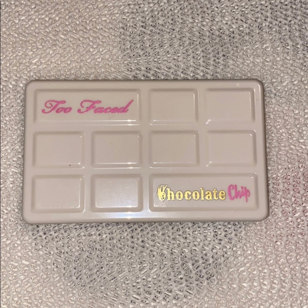 Too faced chocolate chip mini pallet